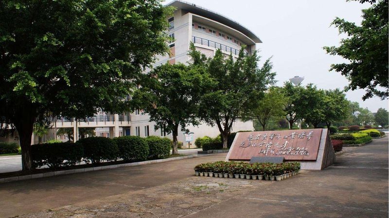 精密电阻精度等级标准：揭秘电子元件的“精准”之道